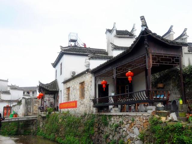 贵州中医一附院智慧停车楼投用